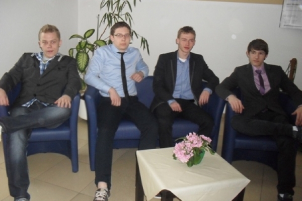 i3D5FF63D1-51C4-5F95-49CF-8A8296D3E253.jpg